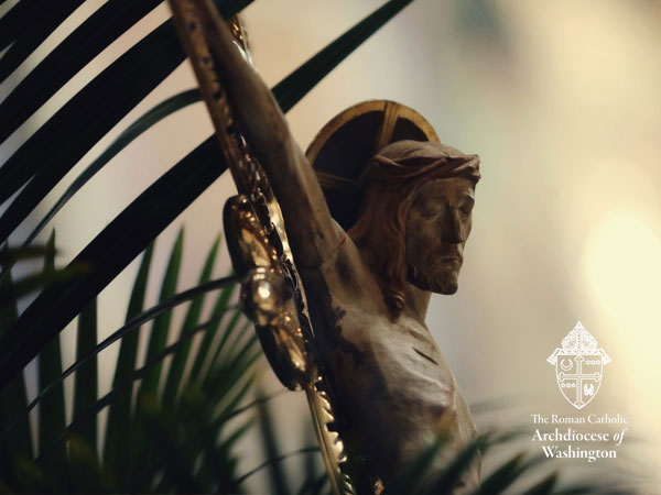 Palm Sunday crucifix image of Jesus's face