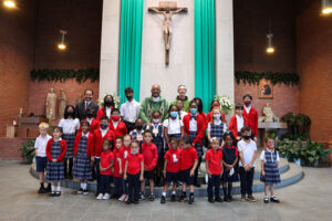 Nuevos estudiantes de la escuela Internacional St. Francis
