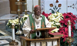 El cardenal Wilton Gregory reflexiona sobre la importancia de la Fiesta de la Epifanía del Señor durante su homilía en la Catedral de San Mateo Apóstol. Foto/MV