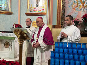 El obispo auxiliar de Washington, Mario Dorsonville