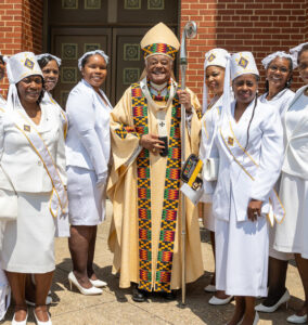 Integrantes de las Damas Auxiliares de los Caballeros de Peter Claver