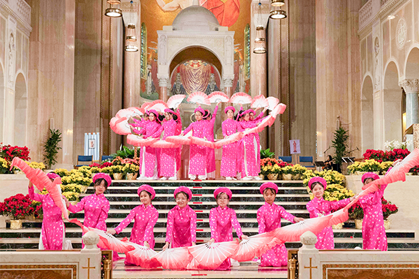 25-social-card-asian-pilgrimage-2